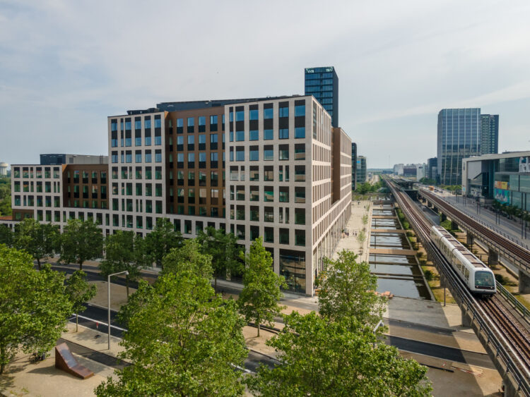 HUB1 set fra nord med metro i fugleperspektiv